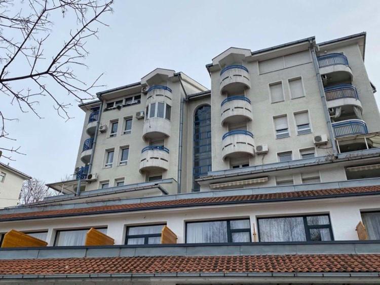 Super Seven Inn Belgrade Exterior photo