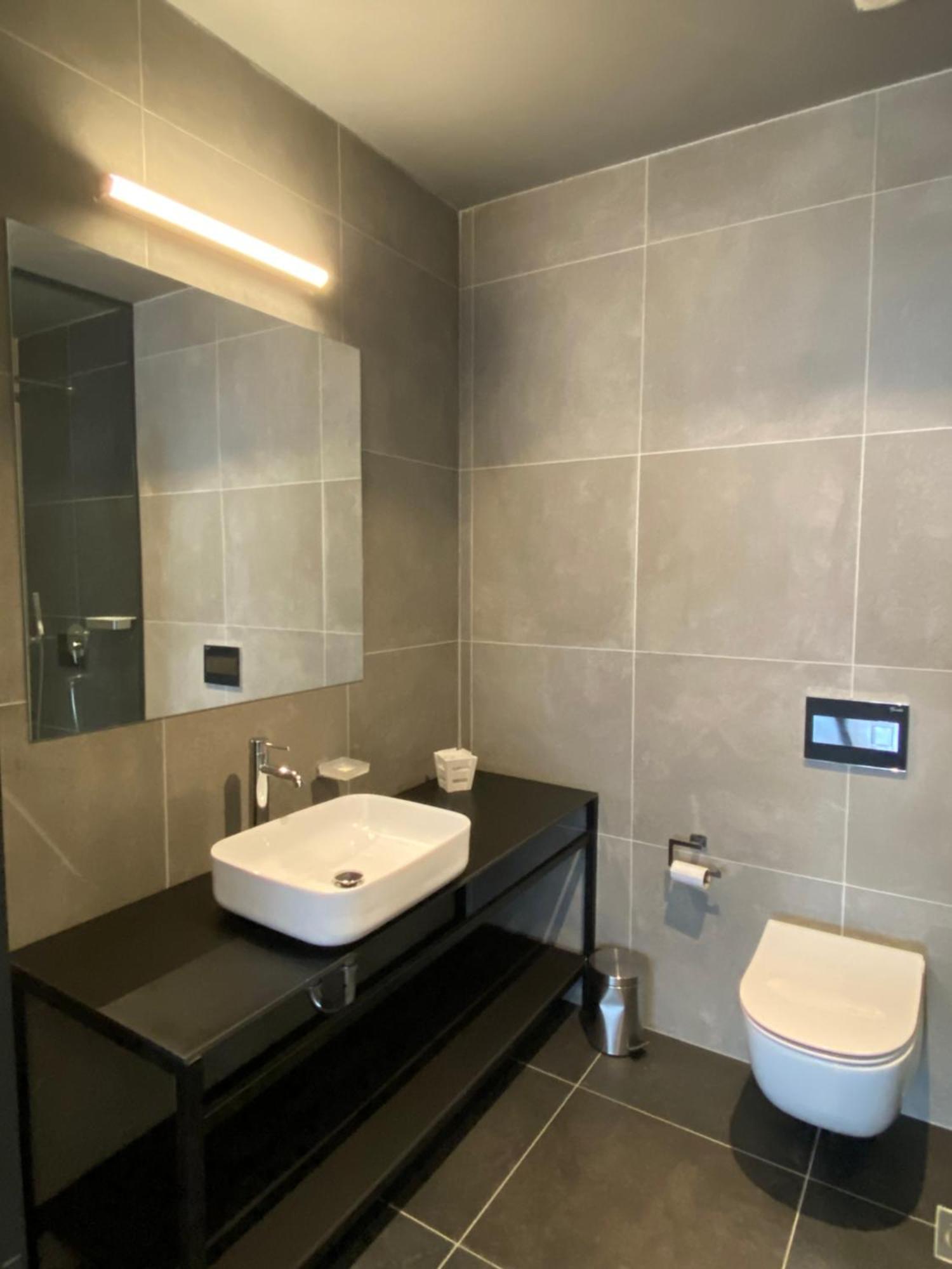 Super Seven Inn Belgrade Room photo