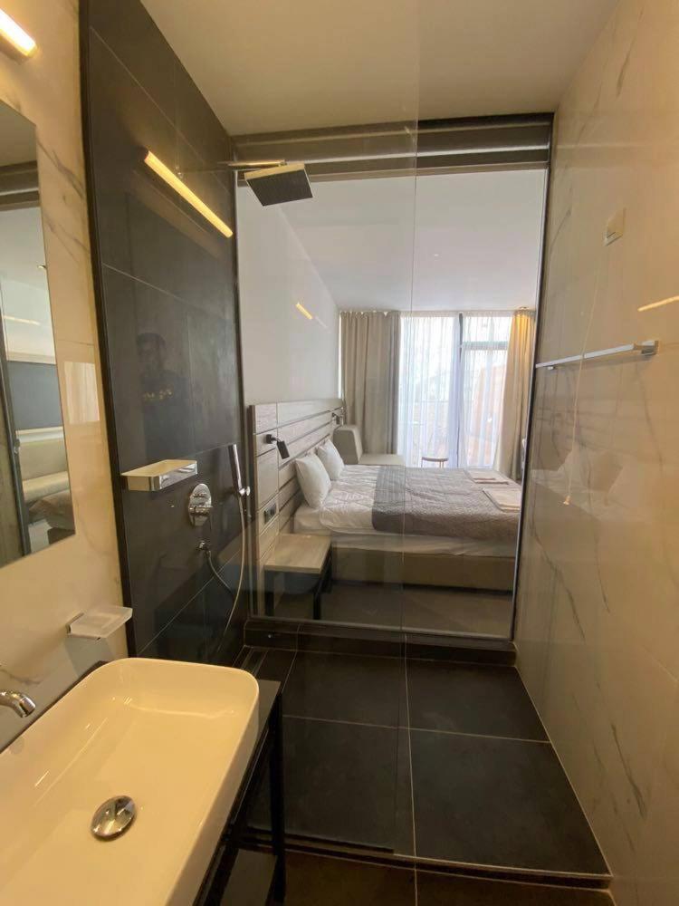 Super Seven Inn Belgrade Room photo