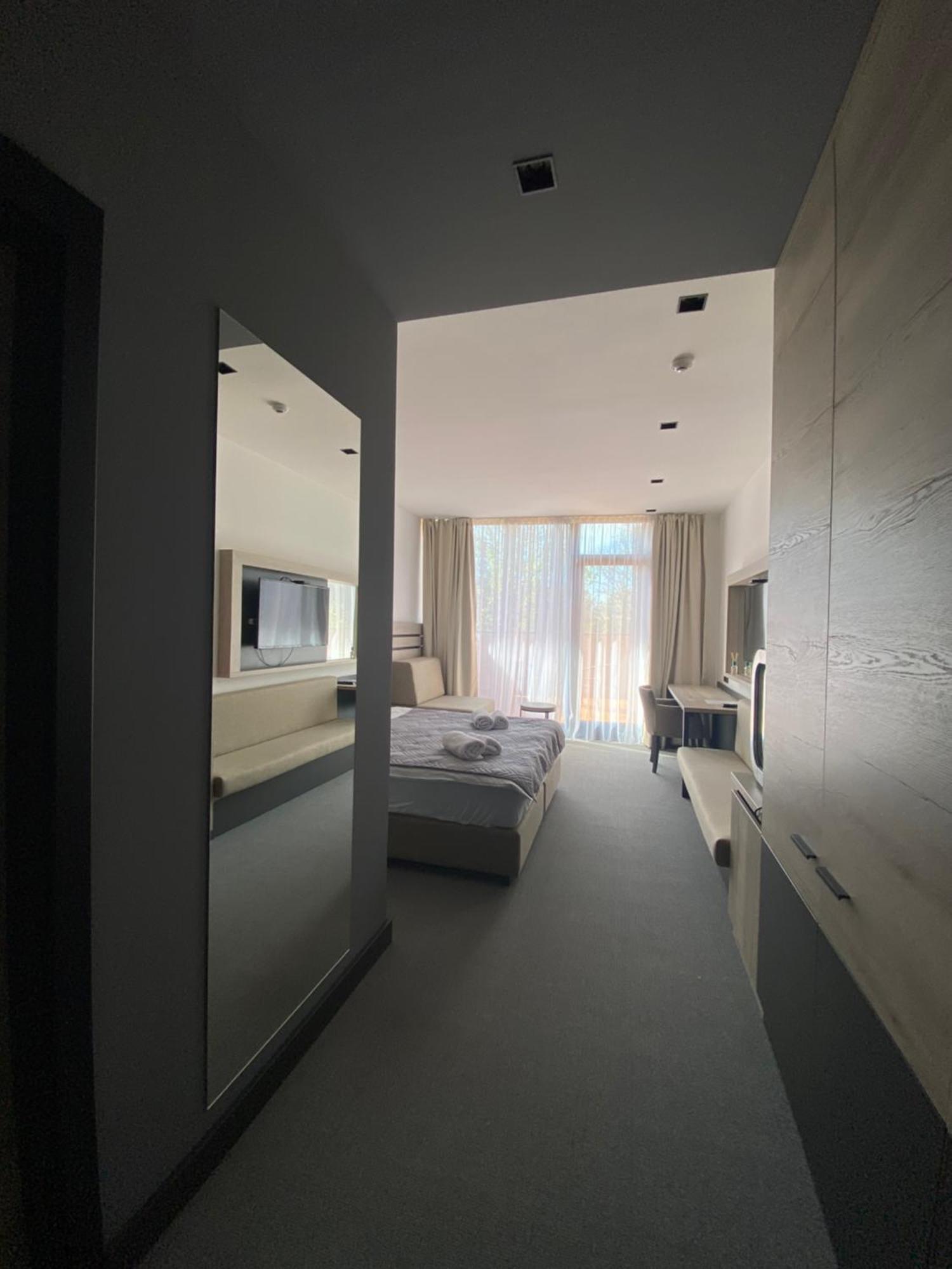 Super Seven Inn Belgrade Room photo