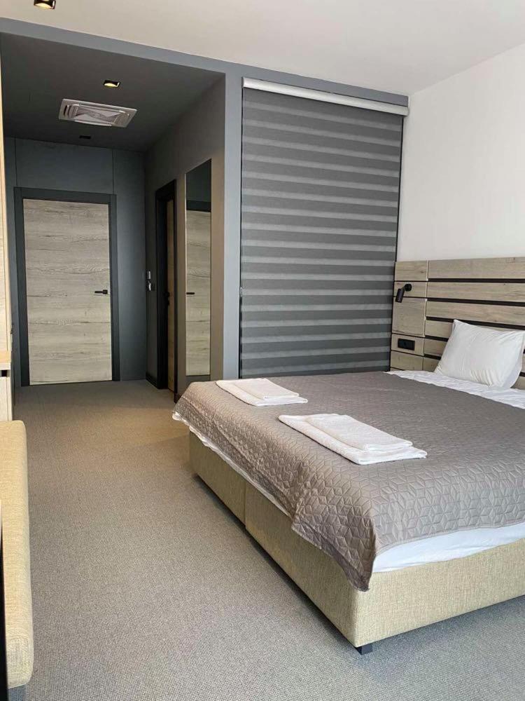 Super Seven Inn Belgrade Room photo